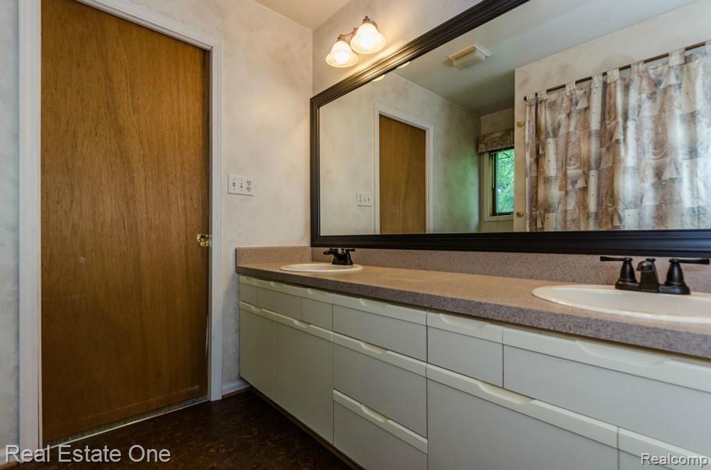 6560 Brighton Road Brighton, MI 48116 - Photo 31 of 57 30_49.jpg