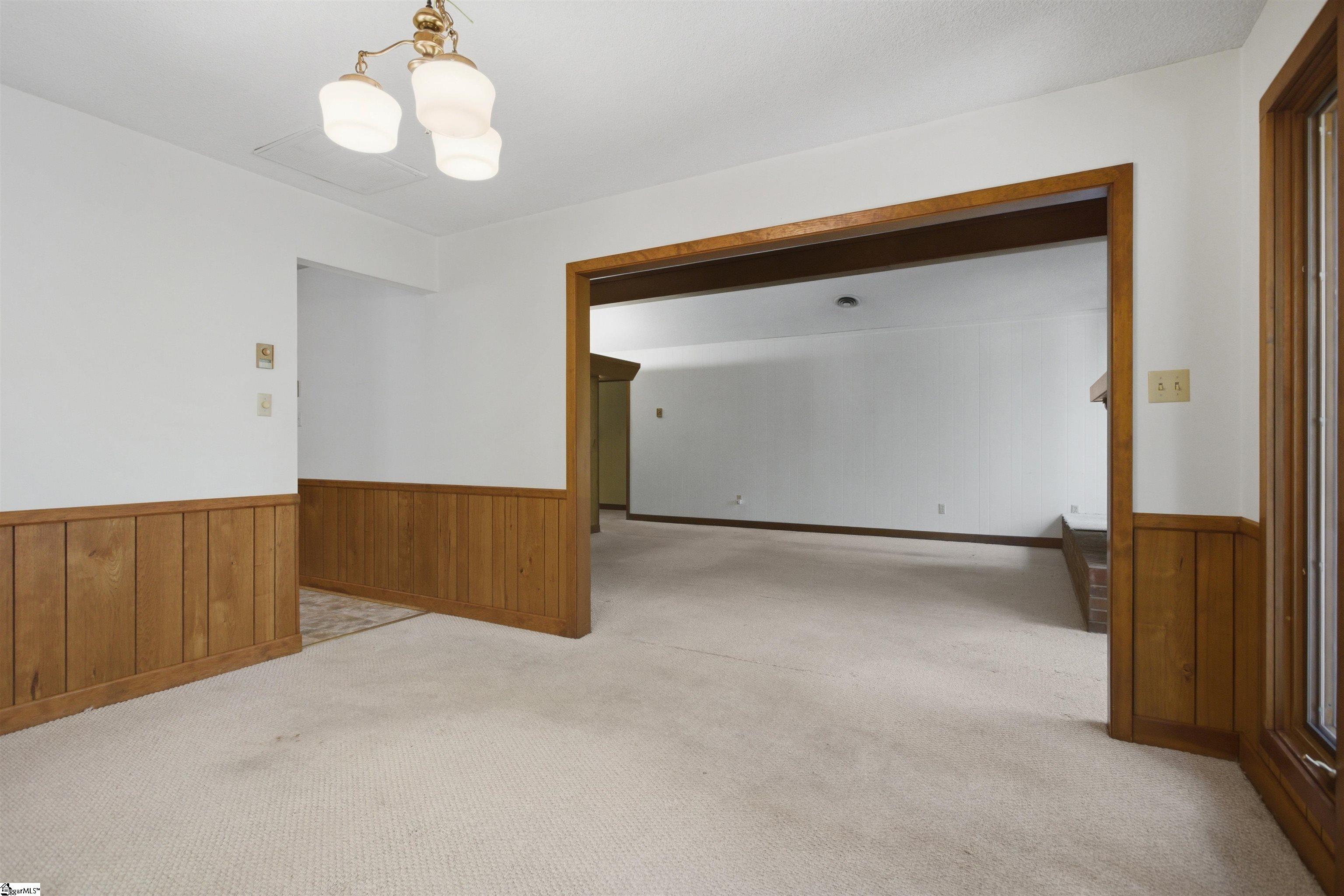 16 Oakleaf Road Greenville, SC 29609 - Photo 13 of 35