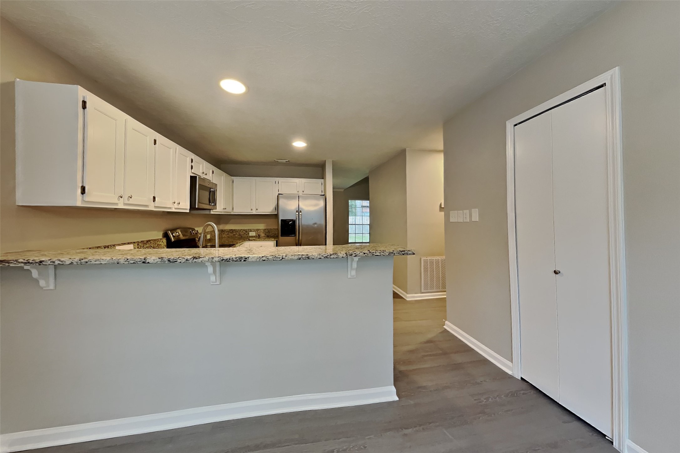 64 Hickory Oak Drive Spring, TX 77381 - Photo 5 of 19