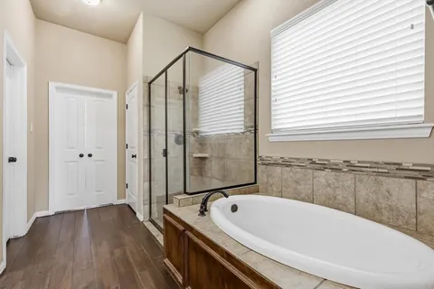 $657,500 | 160 Kelly Drive, Waxahachie, TX 75167