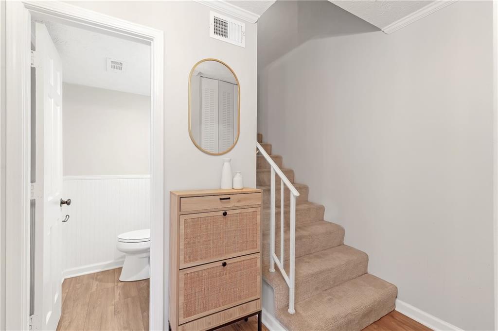 12 Surry County Place Northwest Atlanta, GA 30318 - Photo 4 of 28