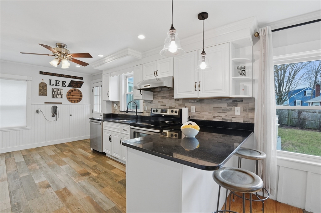11 Grand View Road Weymouth, MA 02191 - Photo 15 of 37 Gallery Image 15