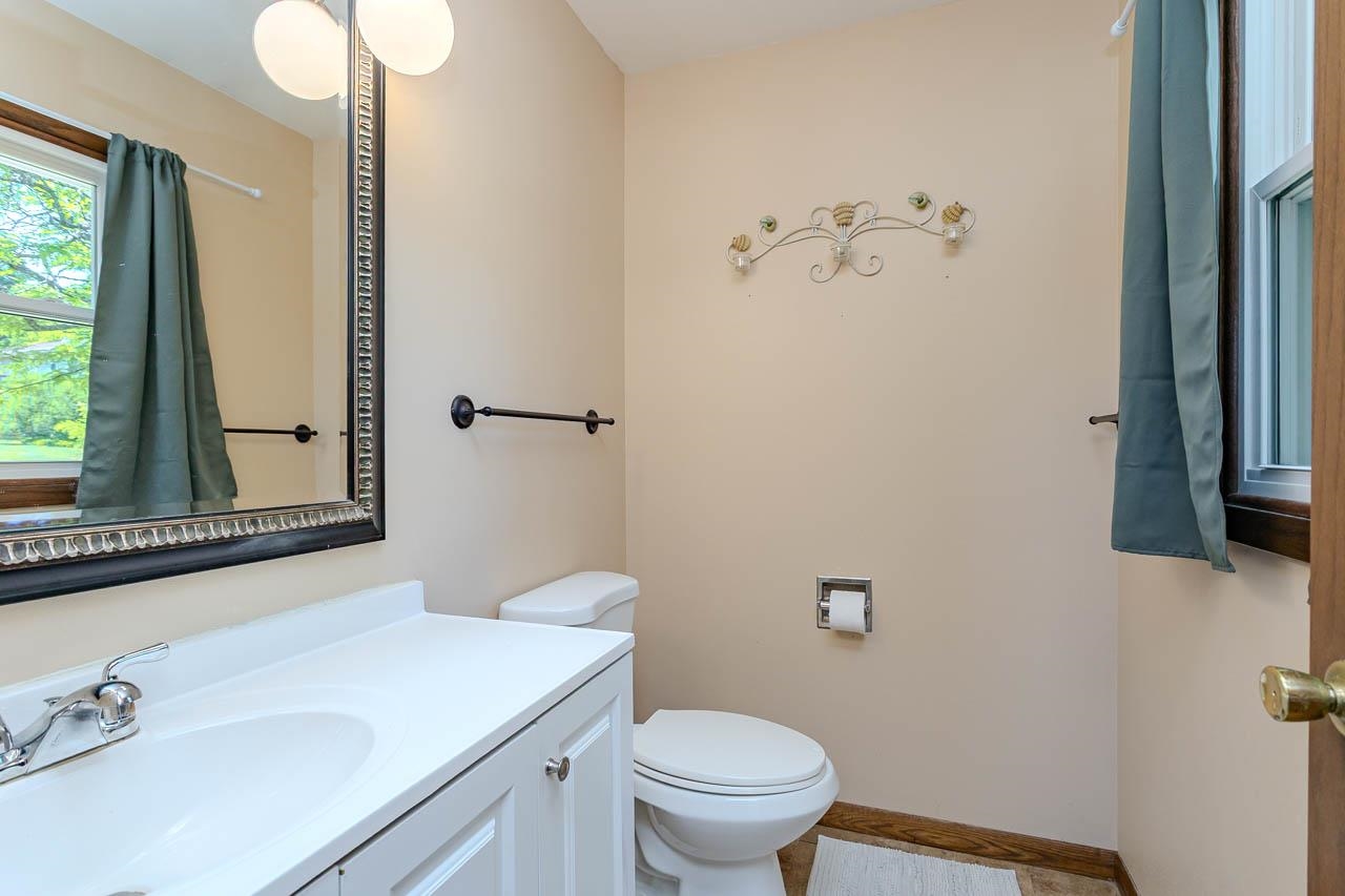 1410 Woodlawn Road Wausau, WI 54403 - Photo 17 of 44