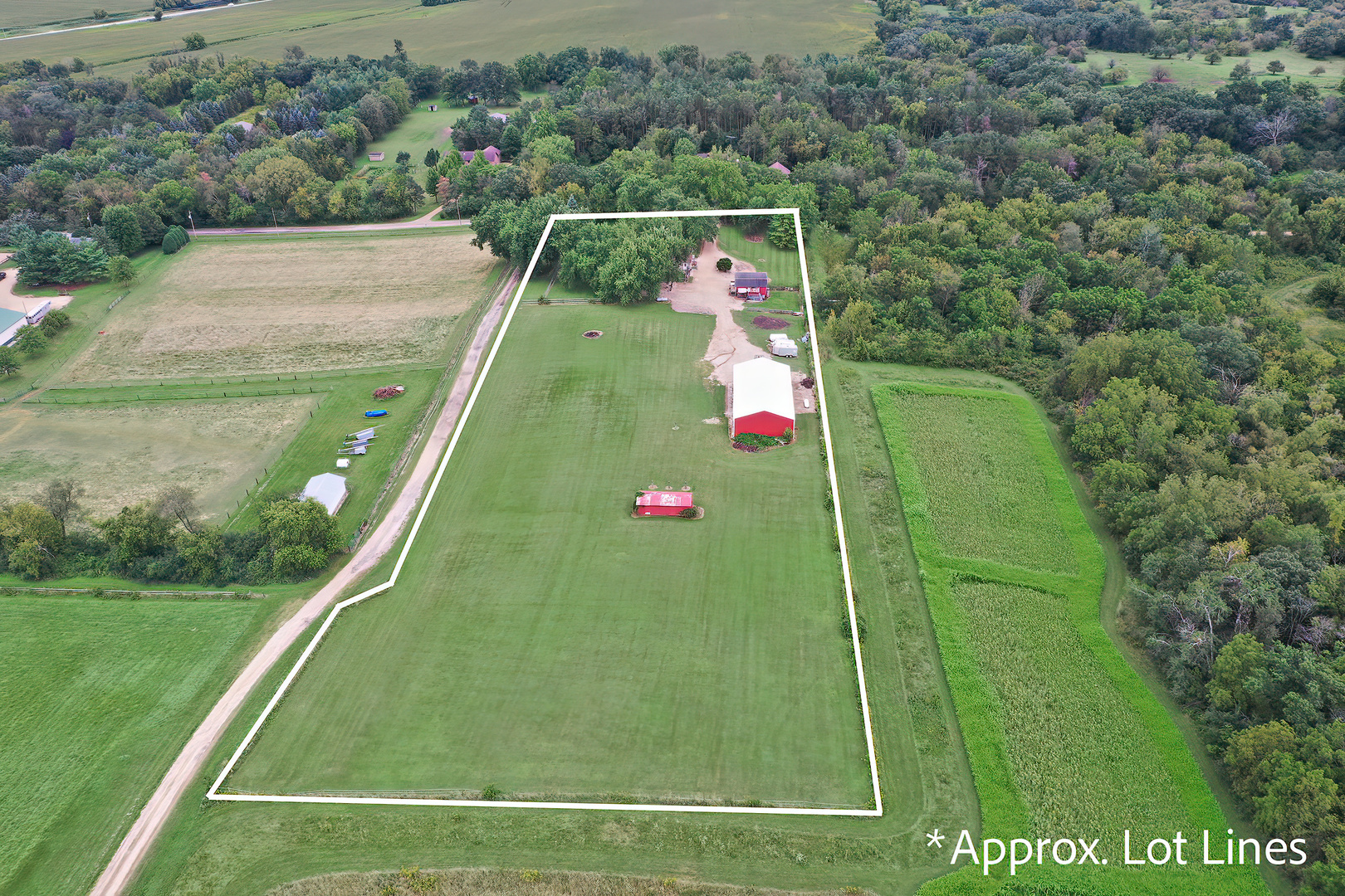 19212 Crowley Road Harvard, IL 60033 - Photo 4 of 38 a view of a back yard