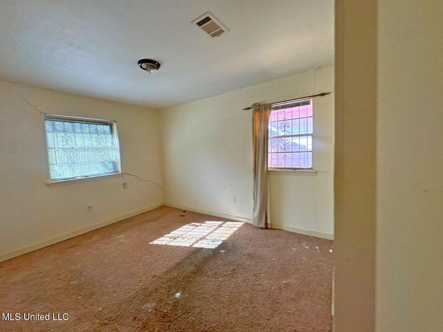 958 Watkins Place Jackson, MS 39206 - Photo 9 of 13 47-Nov 27 2025 10_23am-vrwL