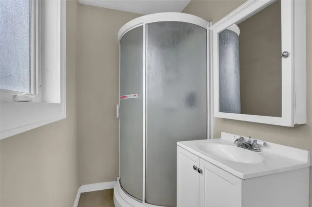 $699,900 | 894 Bay 9th Street, West Islip, NY 11795