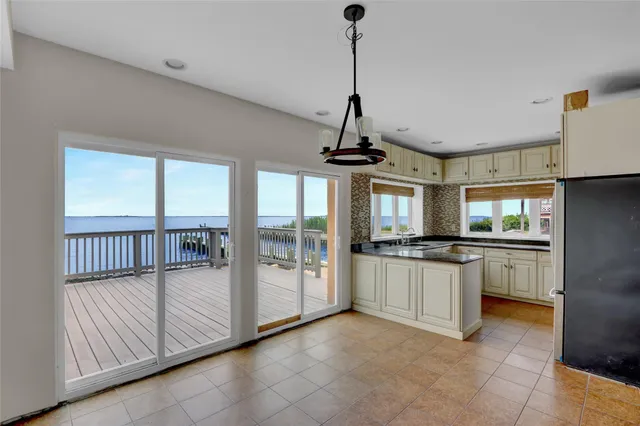 $699,900 | 894 Bay 9th Street, West Islip, NY 11795