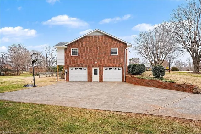 $530,000 | 6905 Crandall Court, Clemmons, NC 27012