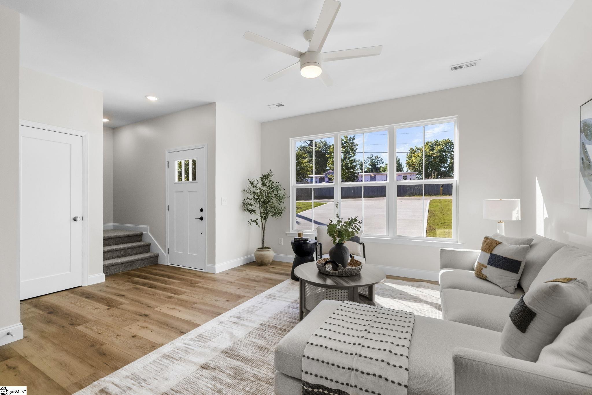 910 Alexander Road Greer, SC 29650 - Photo 4 of 22