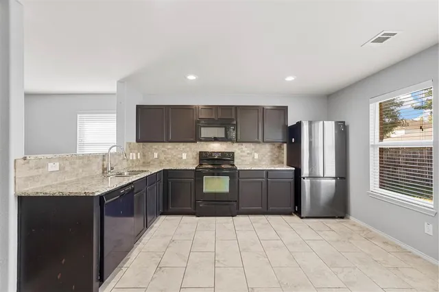 $1,995 | 2509 Saddlehorn Drive, Little Elm, TX 75068