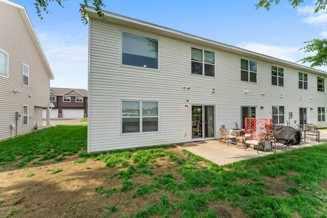 $275,000 | 4142 228th Avenue Northwest, St. Francis, MN 55070