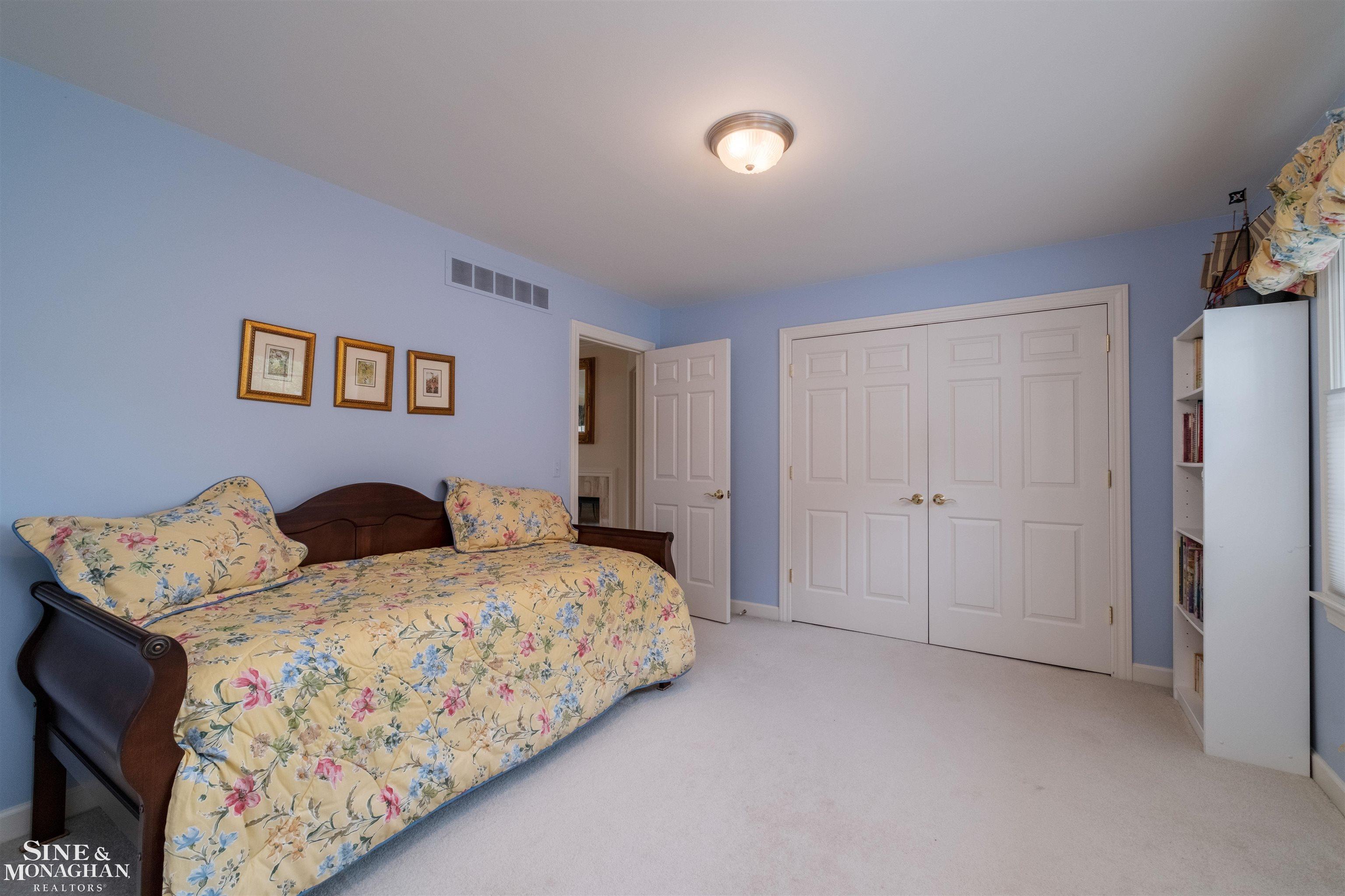 825 Bishop Road Grosse Pointe, MI 48230 - Photo 34 of 67 50189174-8512652a-589b-40da-923e-2b763f0d240b.JPG