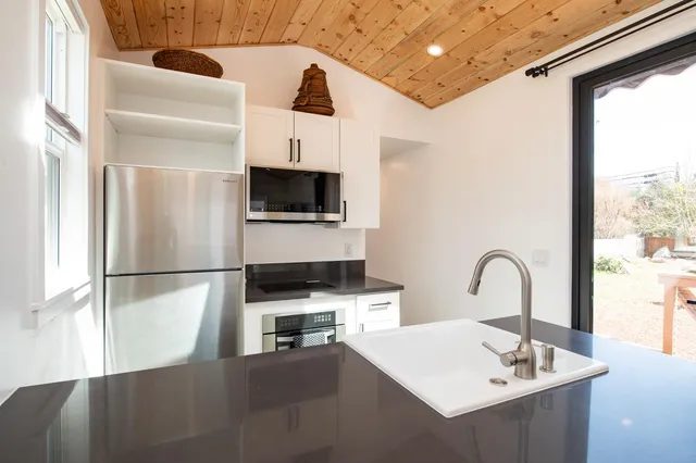 $2,950 | 207 North Montgomery Street, Unit A, Ojai, CA 93023