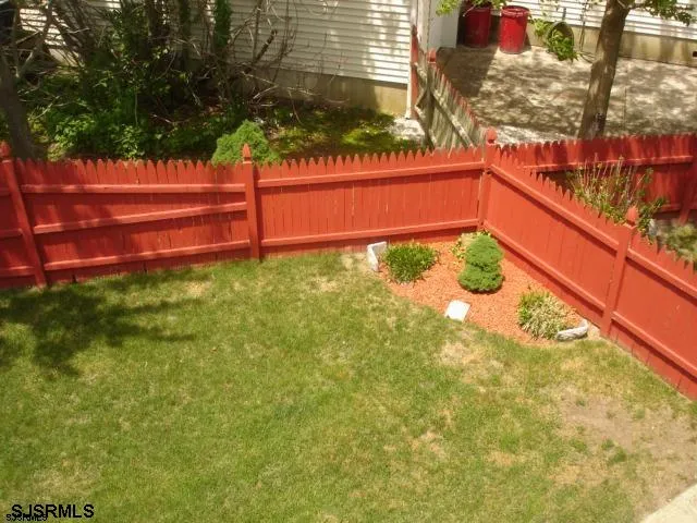 $8,900 | 426 Canterbury Court, Unit B, Ventnor City, NJ 08406