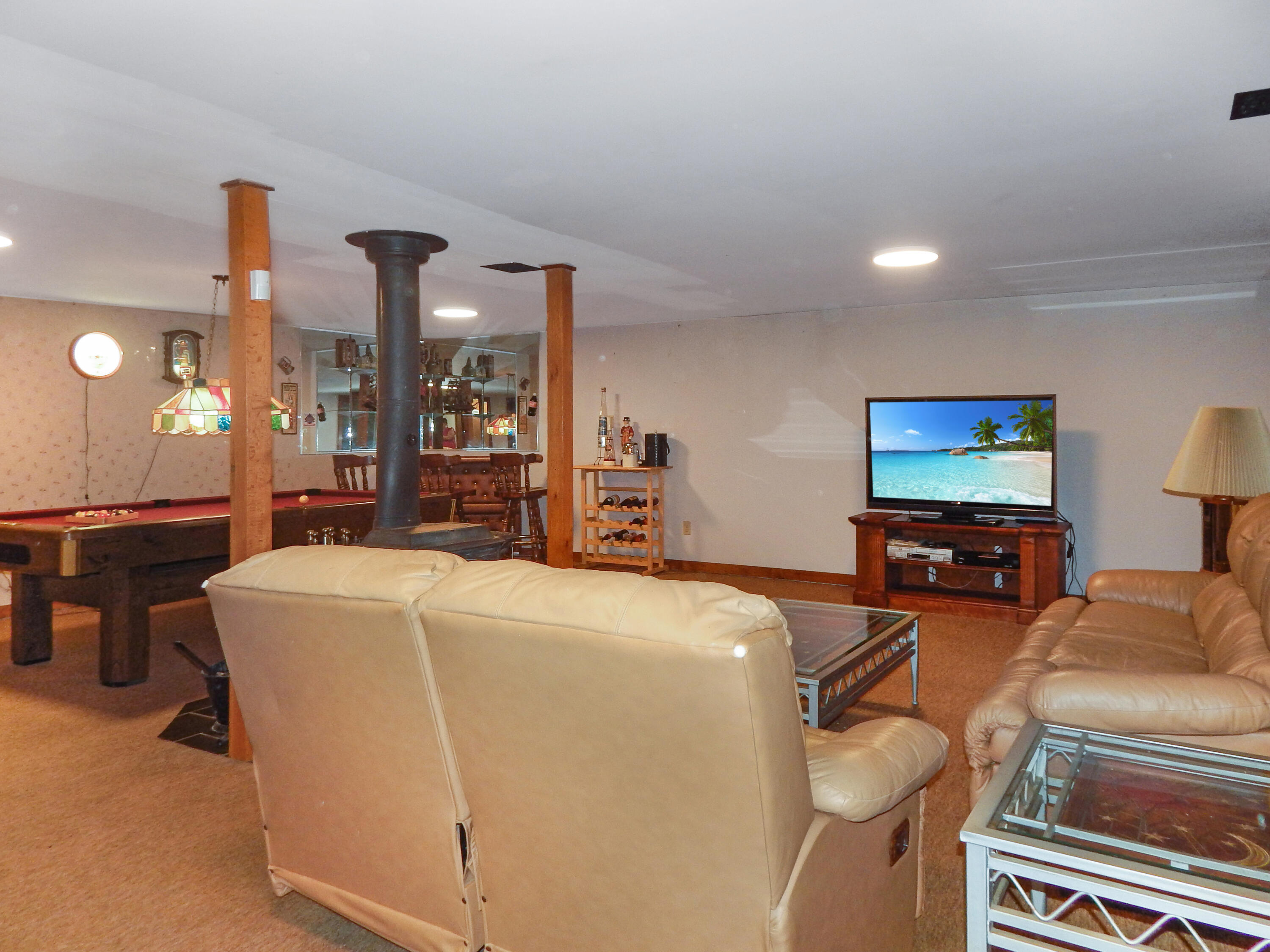 8657 Pleasant View Road Bangor, PA 18013 - Photo 24 of 29 Tv Space