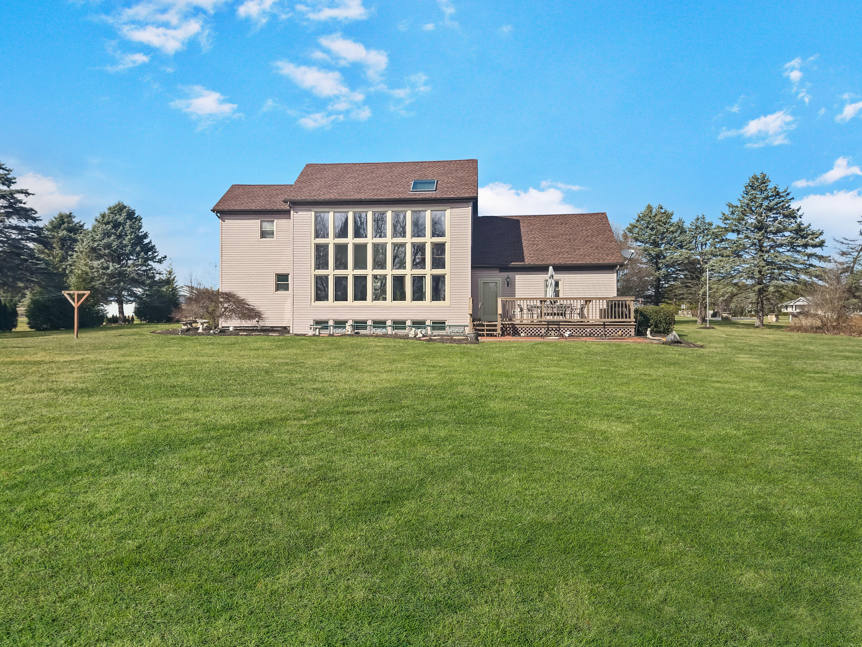 8657 Pleasant View Road Bangor, PA 18013 - Photo 28 of 29 Wall of Windows