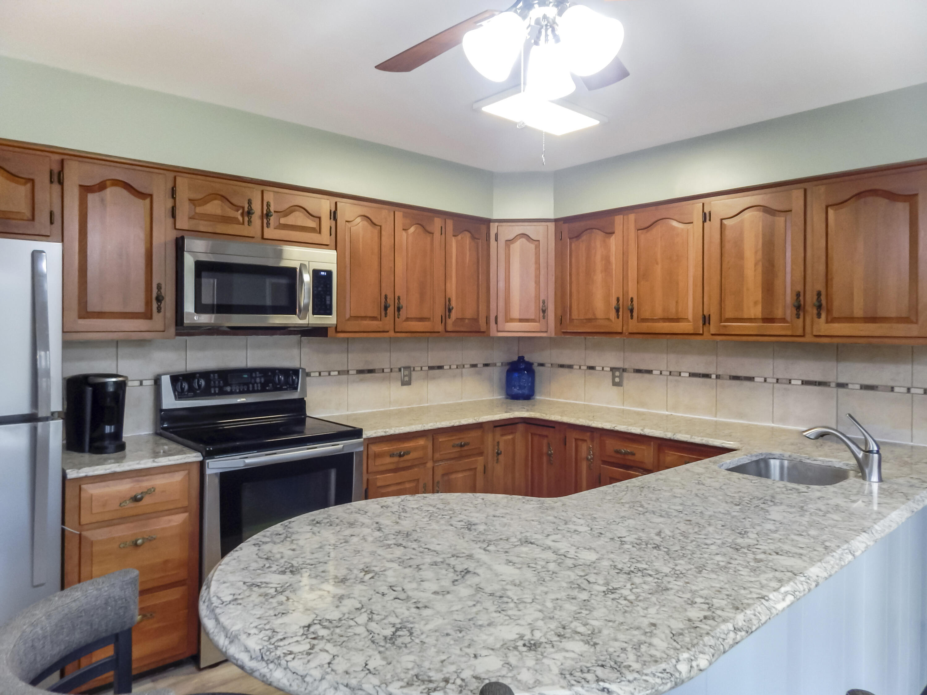 8657 Pleasant View Road Bangor, PA 18013 - Photo 9 of 29 Kitchen