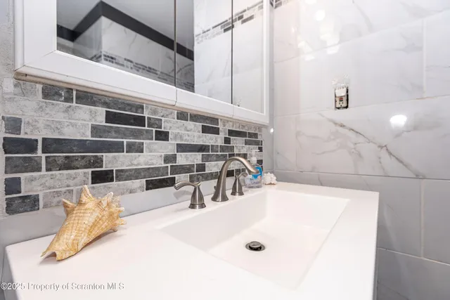 $299,000 | 106 Pumice Court, Milford, PA 18337