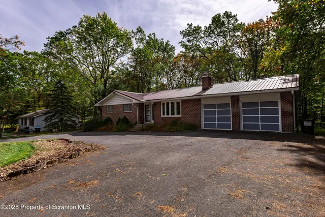 $299,000 | 106 Pumice Court, Milford, PA 18337