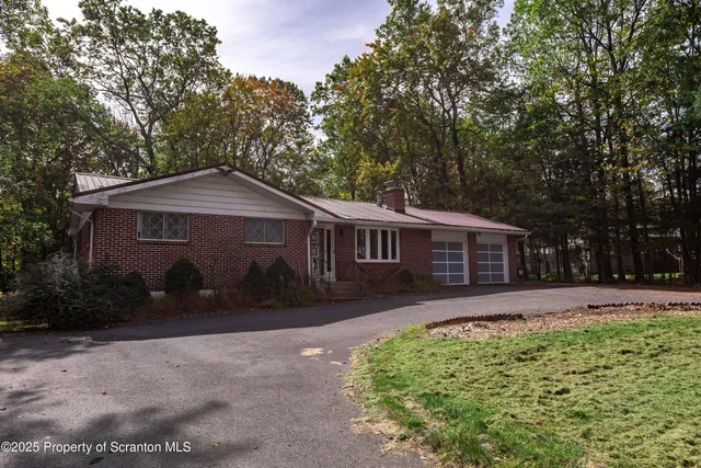 $299,000 | 106 Pumice Court, Milford, PA 18337