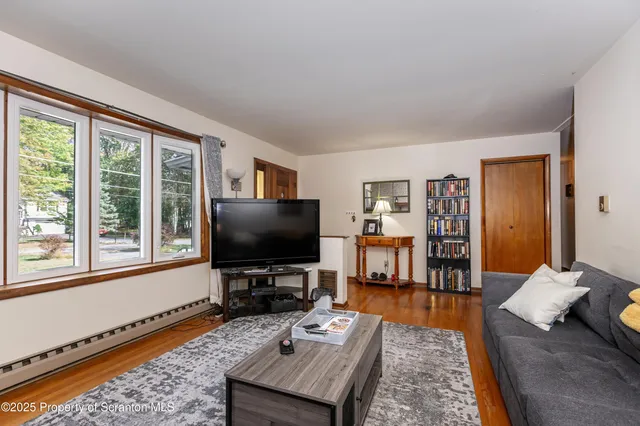 $299,000 | 106 Pumice Court, Milford, PA 18337