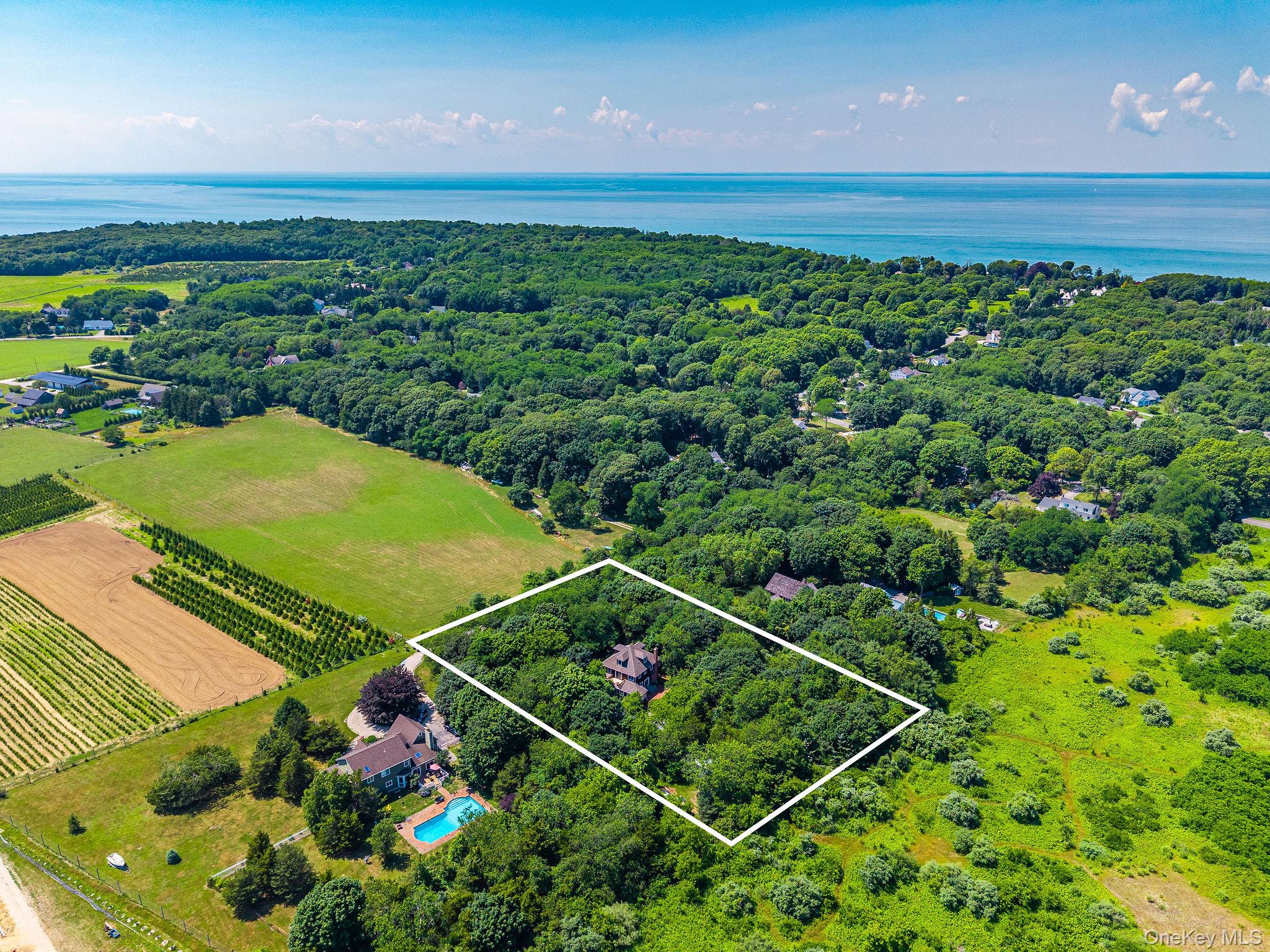 4408 Old North Road Southold, NY 11971 - Photo 2 of 36