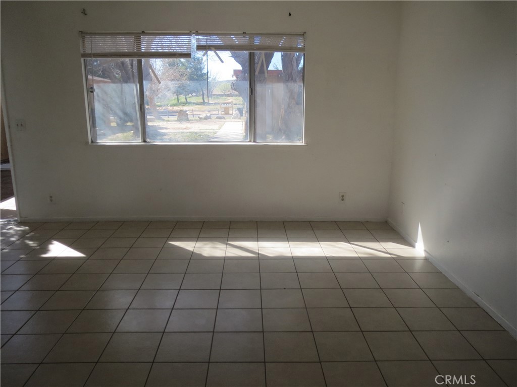 20316 Rimrock Road East, Unit 3 Apple Valley, CA 92307 - Photo 4 of 4