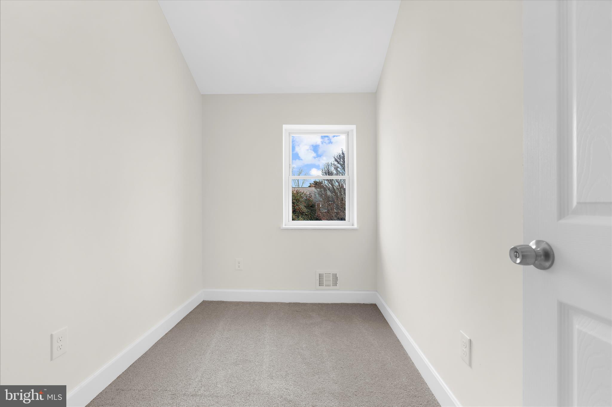 8159 Kavanagh Road Baltimore, MD 21222 - Photo 15 of 44