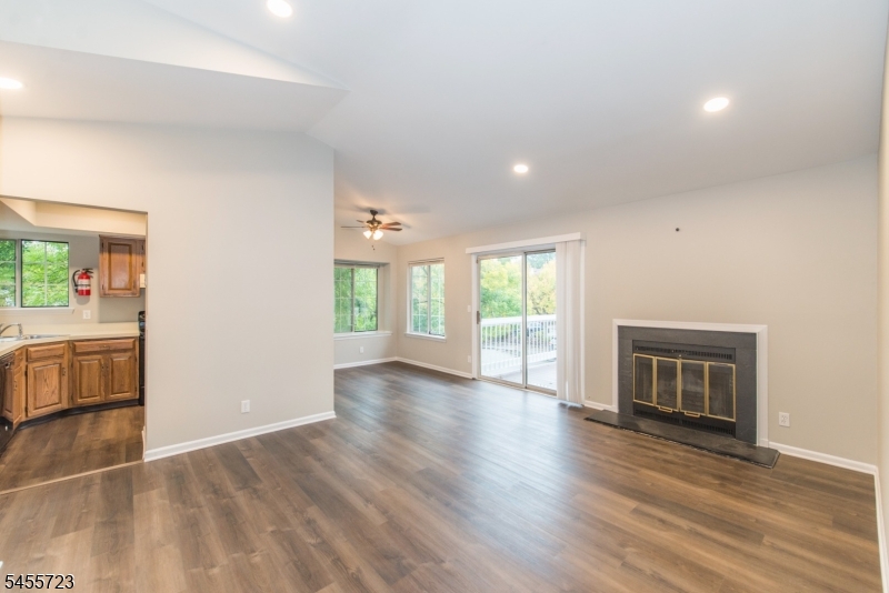 72 Sage Court Bedminster, NJ 07921 - Photo 4 of 22 Gallery Image 4