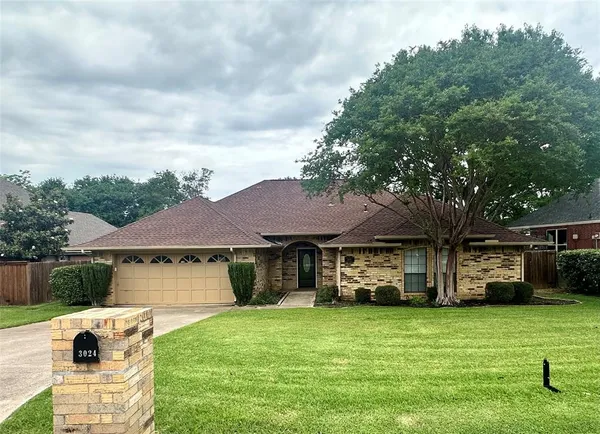$3,400 | 3024 Sweet Briar Street, Grapevine, TX 76051