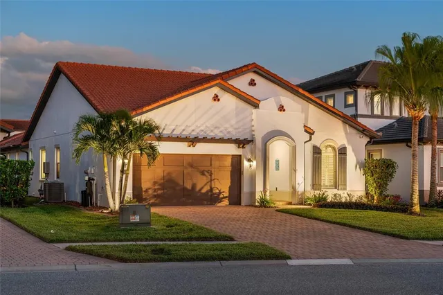 $1,050,000 | 10692 Royal Cypress Way, Orlando, FL 32836