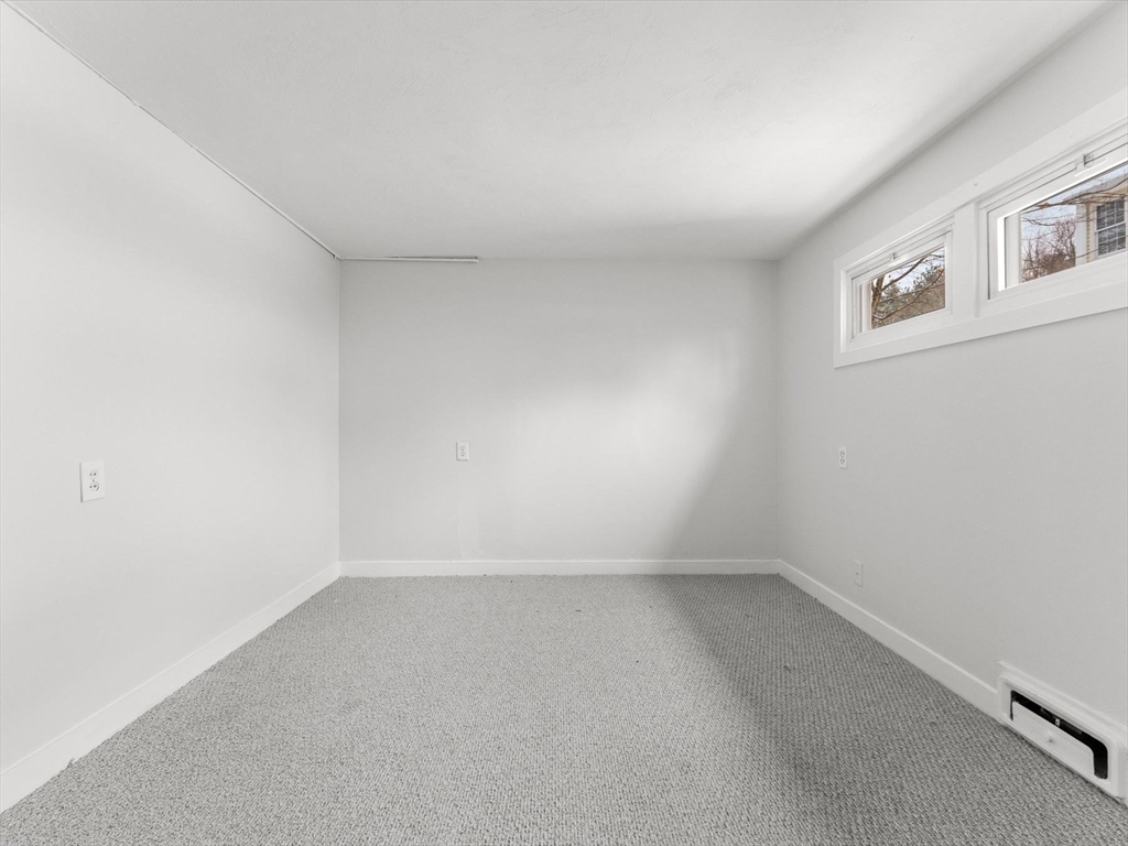 28 Crestview Drive, Unit RHS Westborough, MA 01581 - Photo 11 of 34