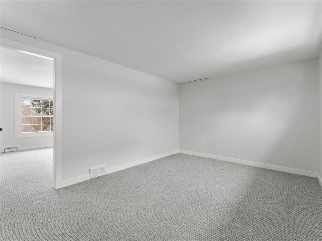 28 Crestview Drive, Unit RHS Westborough, MA 01581 - Photo 12 of 34