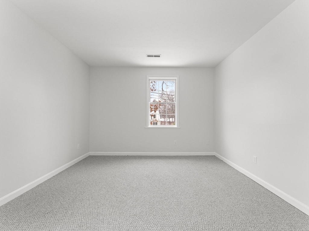 28 Crestview Drive, Unit RHS Westborough, MA 01581 - Photo 19 of 34