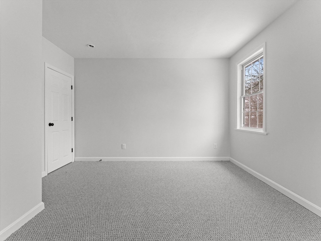 28 Crestview Drive, Unit RHS Westborough, MA 01581 - Photo 23 of 34