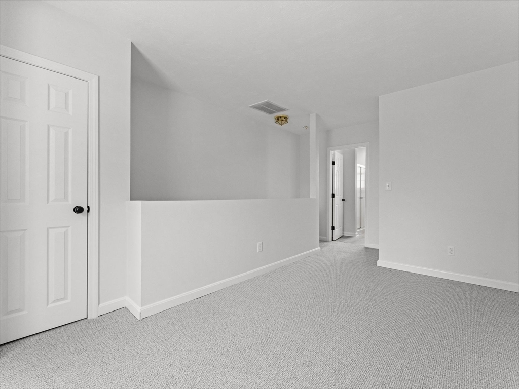 28 Crestview Drive, Unit RHS Westborough, MA 01581 - Photo 27 of 34