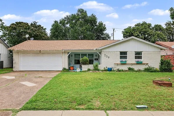 $325,000 | 209 Linda Lane, Irving, TX 75062