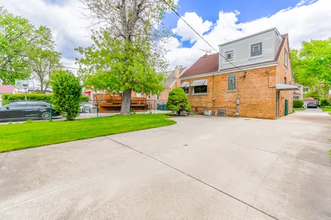 $299,000 | 1928 North 72nd Court, Elmwood Park, IL 60707