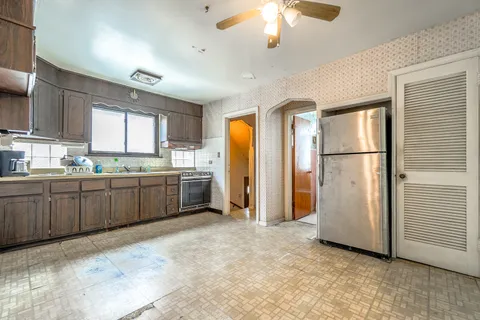 $299,000 | 1928 North 72nd Court, Elmwood Park, IL 60707