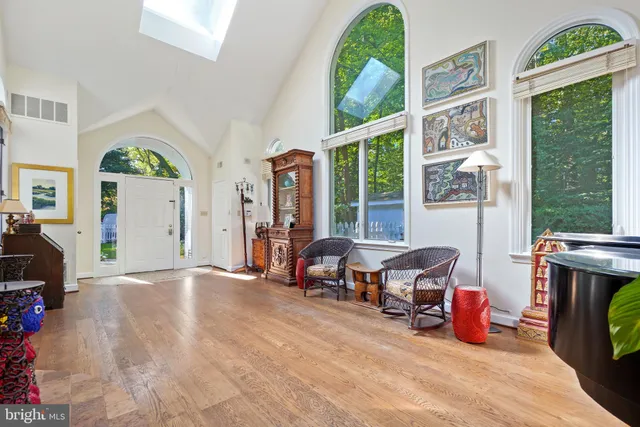 $1,749,999 | 7105 Wilson Lane, Bethesda, MD 20817