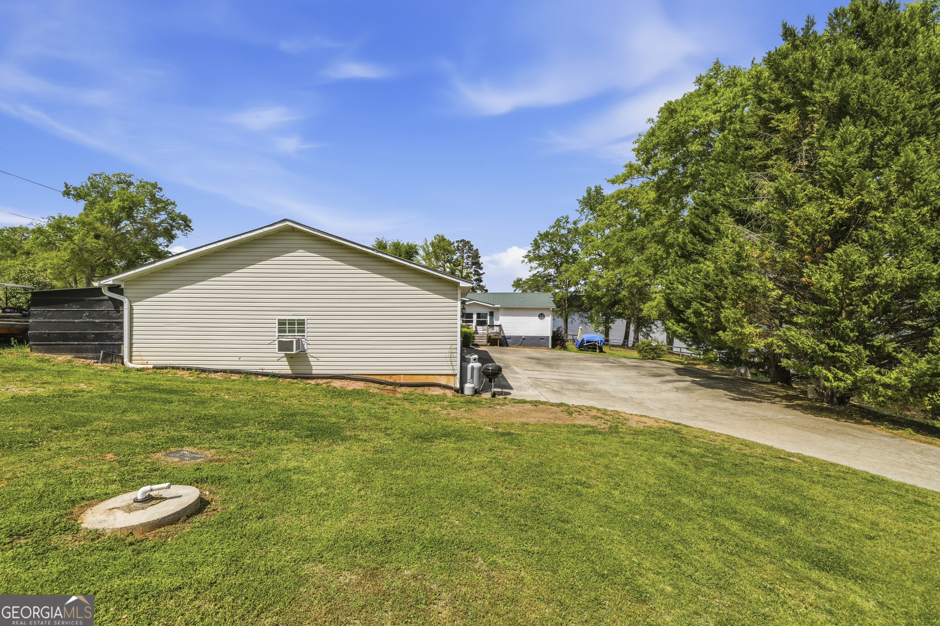 1052 Crooked Creek Road Eatonton, GA 31024 - Photo 4 of 54