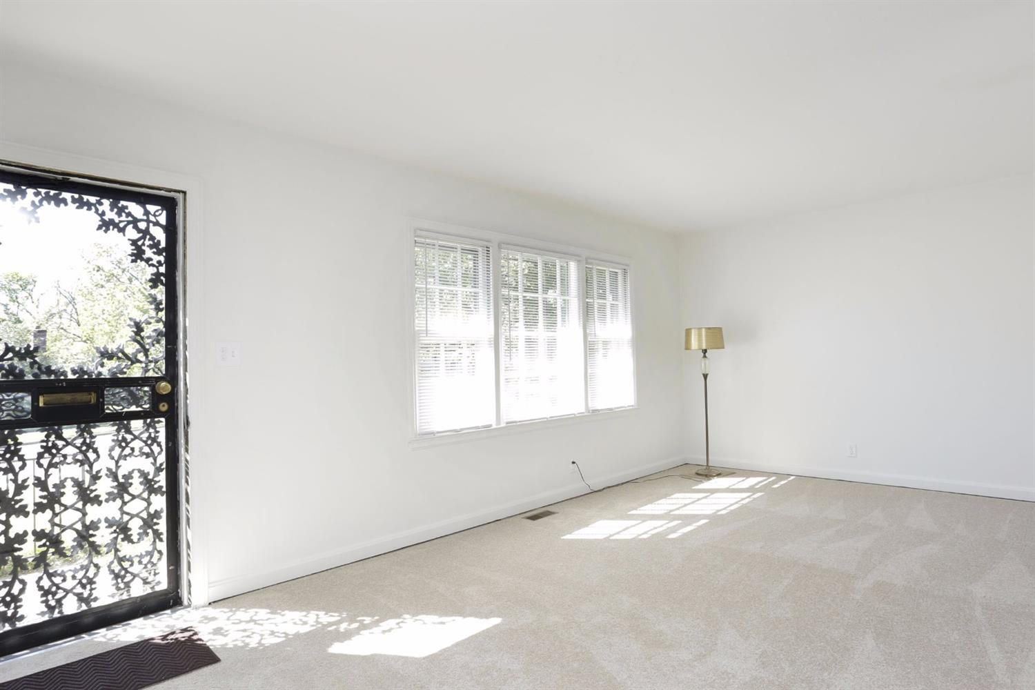 1029 Castleton Way Lexington, KY 40517 - Photo 4 of 21 Photo 4
