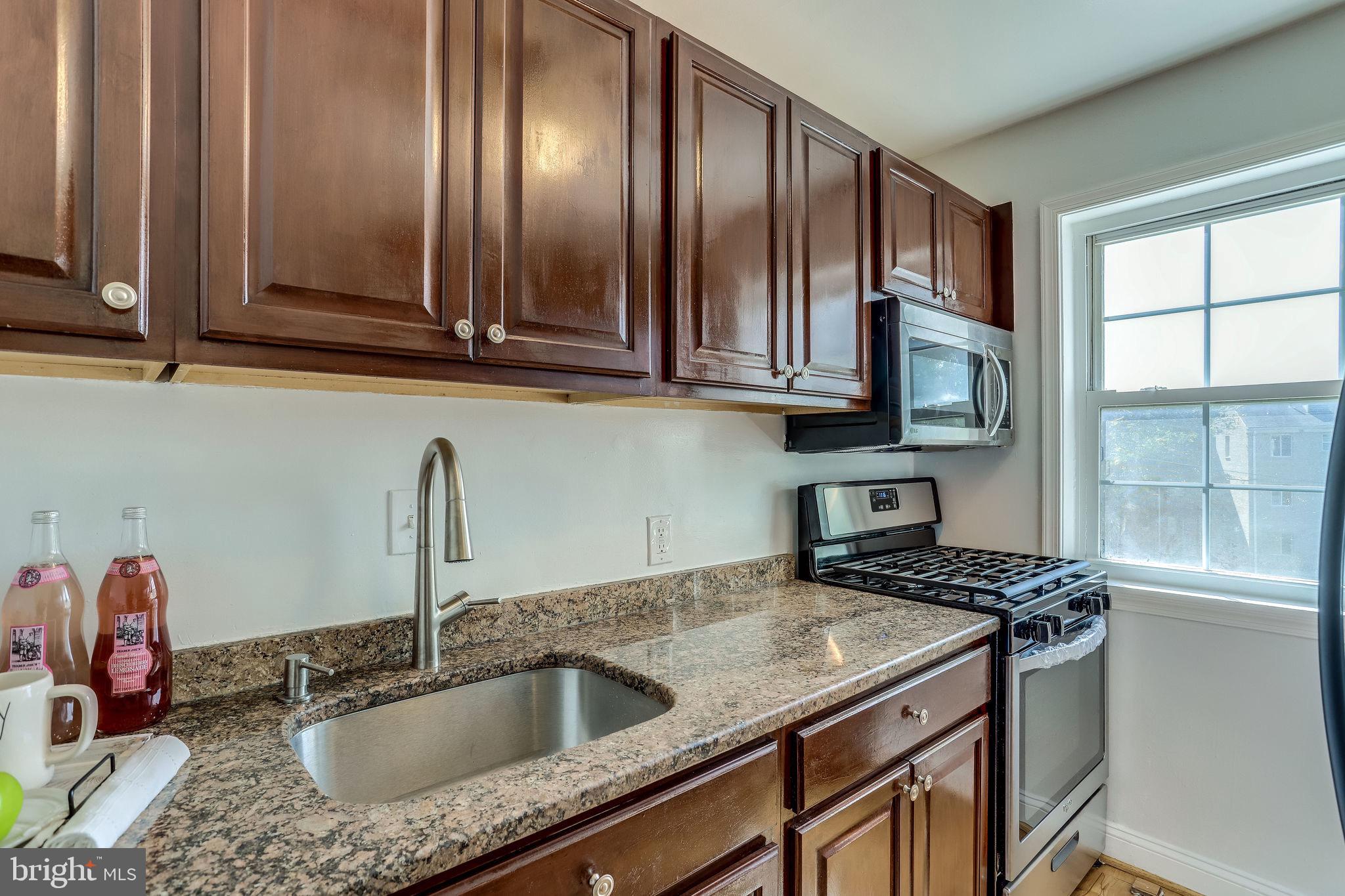 5226 8th Road South, Unit 4 Arlington, VA 22204 - Photo 12 of 39 Gallery Image 12