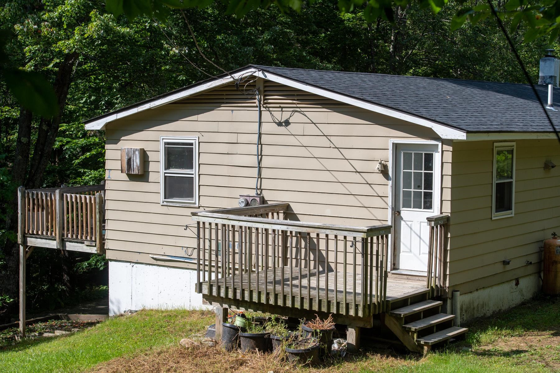 102 Roberts Road Londonderry, VT 05148 - Photo 1 of 20
