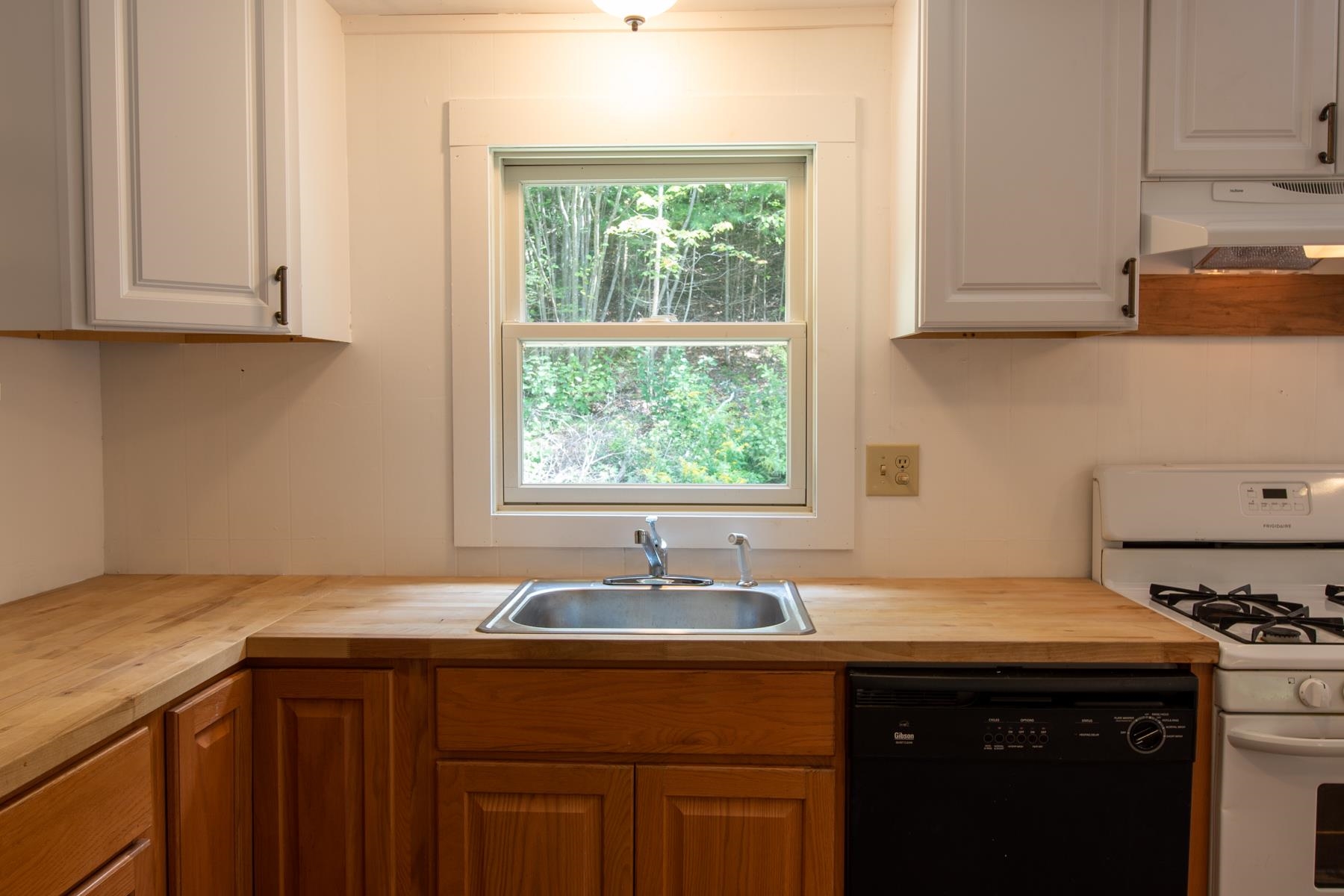 102 Roberts Road Londonderry, VT 05148 - Photo 11 of 20
