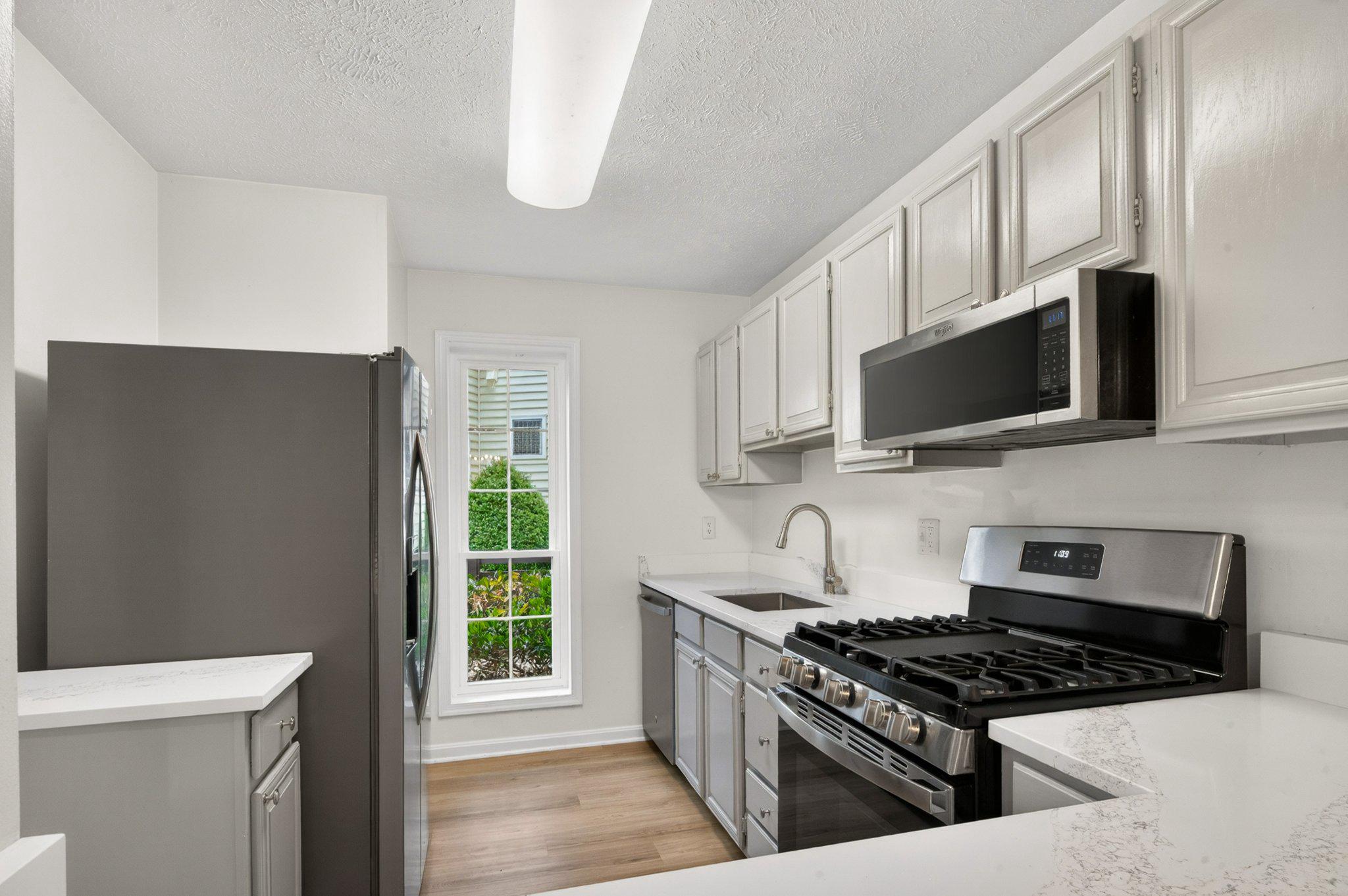 10146 Oakton Terrace Road, Unit 10146 Oakton, VA 22124 - Photo 8 of 25 Natural Light