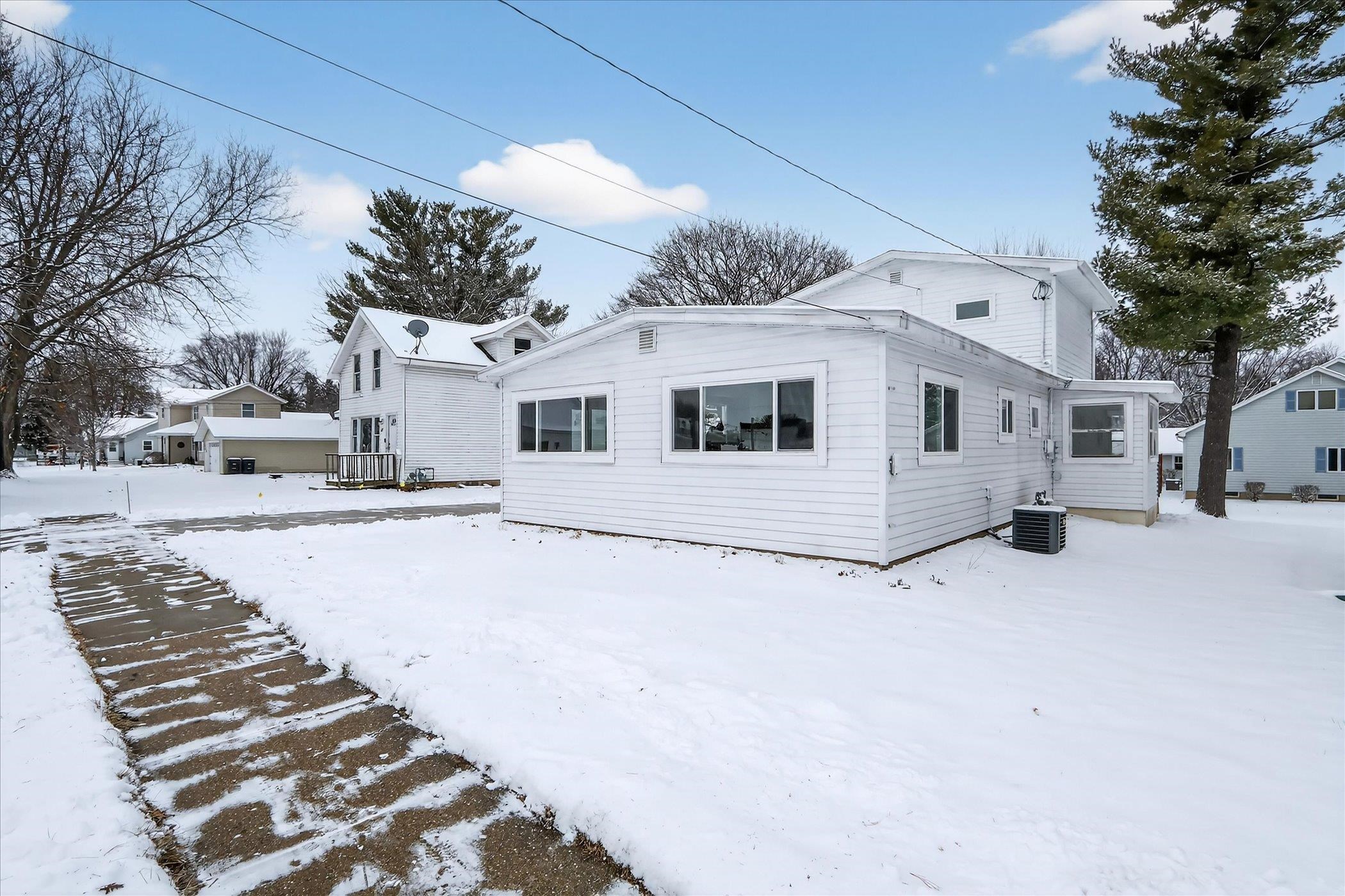 109 Front Street Milton, WI 53563 - Photo 6 of 49