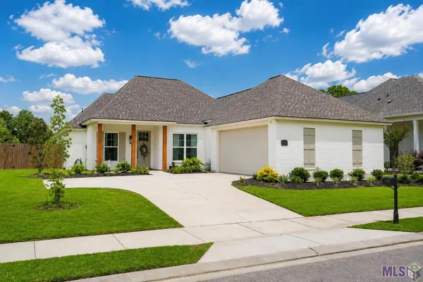 $372,000 | 17905 Delaney Drive, Greenwell Springs, LA 70739