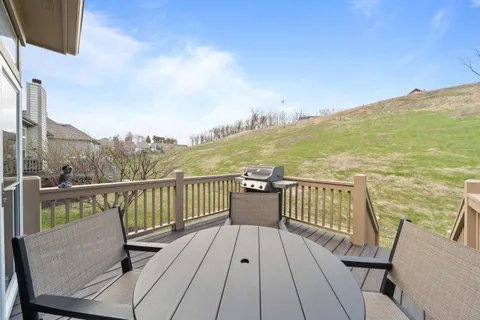 $1,149,000 | 109 Lake Vista Circle, Fontana, WI 53125