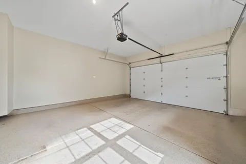 $1,175,000 | Undisclosed Address, Fontana, WI 53125